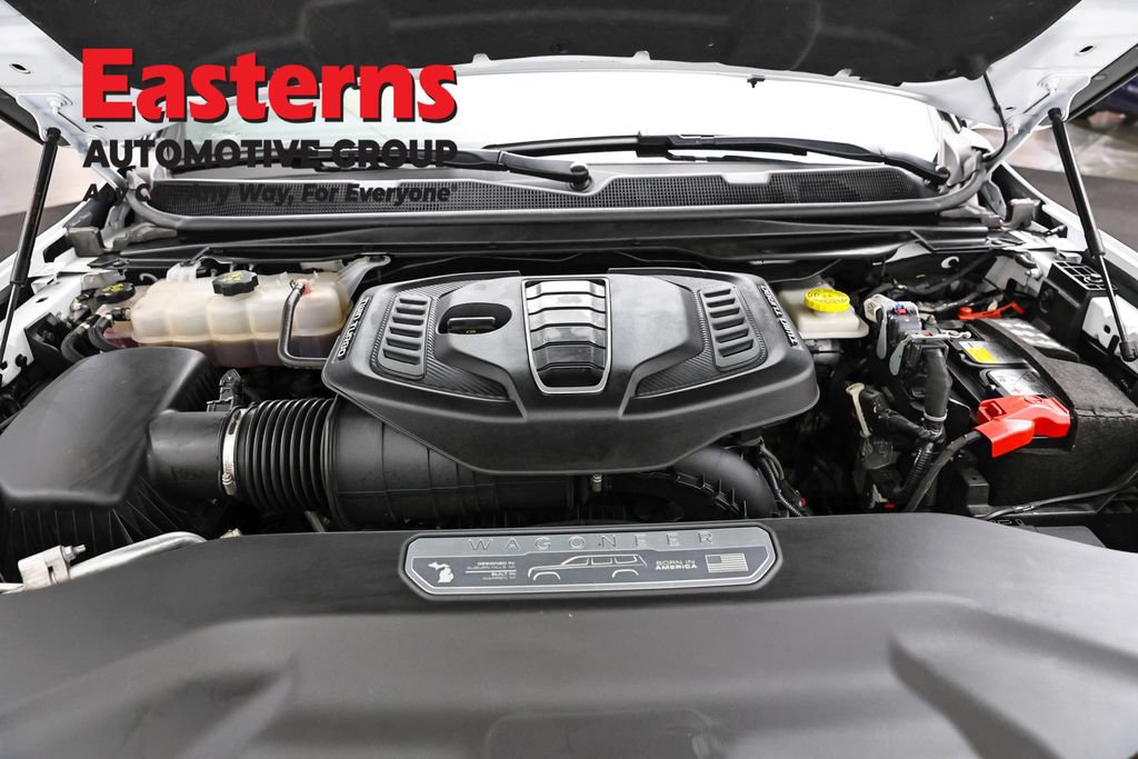 Used 2025 Jeep Grand Wagoneer Series III w/ Rear Seat Video Group 1 AWD/4WD image 8