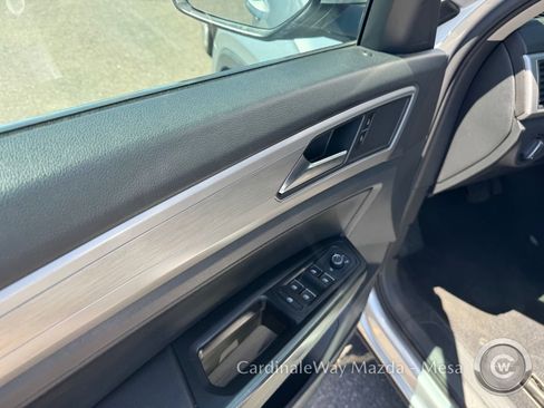 Used 2019 Volkswagen Atlas SE w/ Towing Package FWD image 10