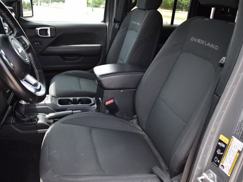 Used 2021 Jeep Gladiator Overland AWD/4WD image 19