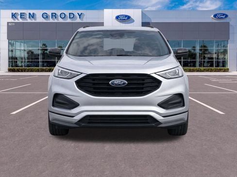 Used 2022 Ford Edge SE w/ Black Appearance Package AWD/4WD image 3