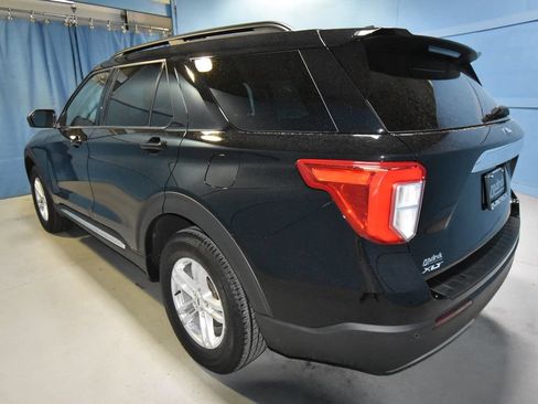 Used 2022 Ford Explorer XLT w/ Equipment Group 202A AWD/4WD image 31
