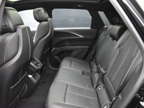 Used 2024 Cadillac Lyriq Luxury image 12