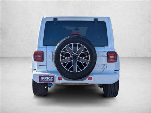 Used 2023 Jeep Wrangler Unlimited Sahara image 7