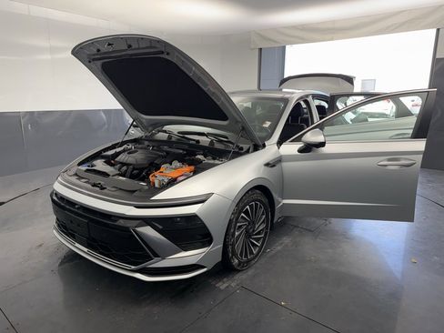 Used 2024 Hyundai Sonata Limited image 16