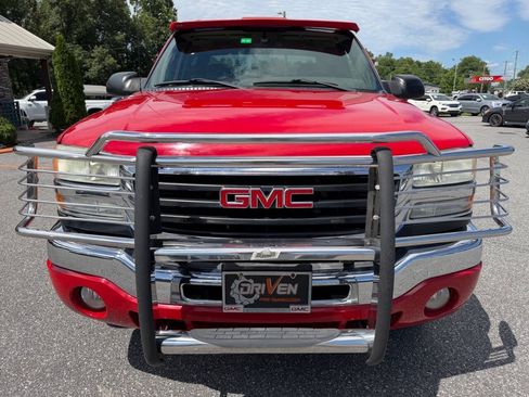 Used 2004 GMC Sierra 3500 SLE w/ Heavy-Duty Power Package AWD/4WD image 4