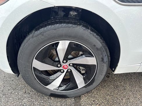 Used 2023 Jaguar F-PACE R-Dynamic S image 6