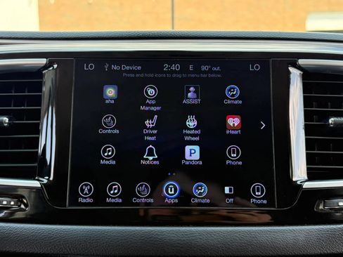 Used 2017 Chrysler Pacifica Touring-L Plus FWD image 38