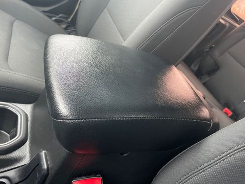 Used 2022 Jeep Wrangler Unlimited Sport image 14