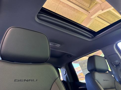 New 2026 GMC Sierra 1500 Denali w/ Denali Reserve Package AWD/4WD image 17