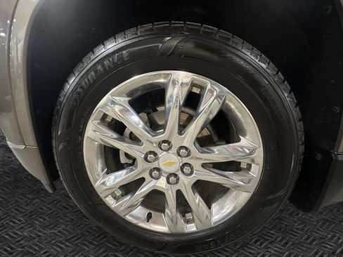 Used 2020 Chevrolet Traverse High Country w/ LPO, Floor Liner Package AWD/4WD image 12