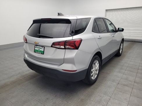 Used 2022 Chevrolet Equinox LS w/ LS Convenience Package FWD image 9