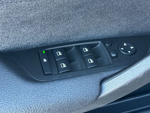 Used 2013 BMW X1 xDrive28i image 17