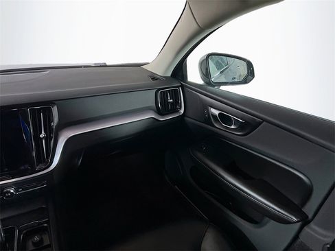 Used 2023 Volvo S60 B5 Core image 25