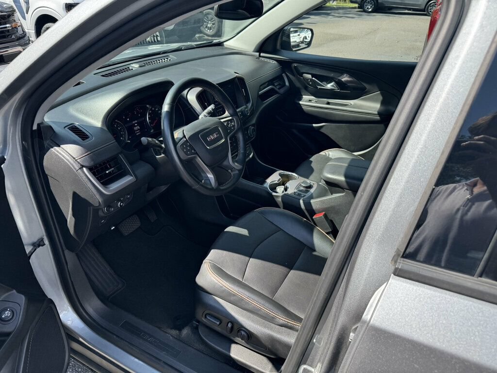 Used 2023 GMC Terrain AT4 AWD/4WD image 3