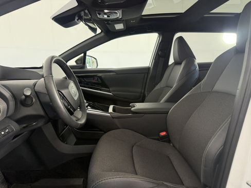Used 2025 Toyota bZ4X FWD image 15