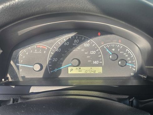 Used 2014 Toyota Camry L image 10