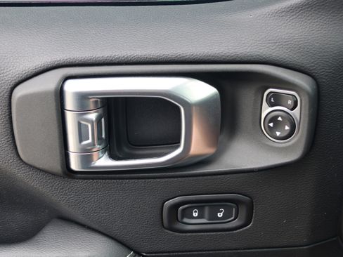 Used 2021 Jeep Gladiator Overland w/ Popular Equipment Package AWD/4WD image 10