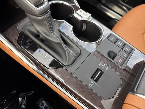 New 2025 Toyota Highlander Platinum image 27