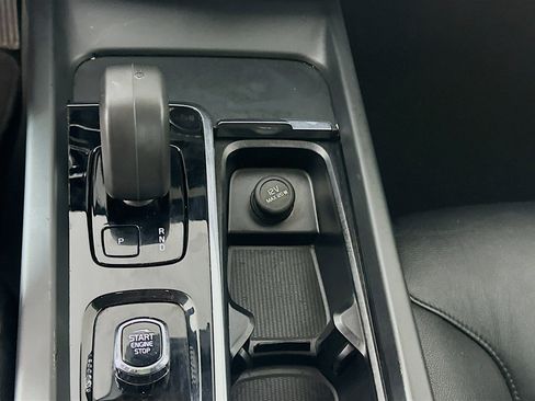 Used 2024 Volvo XC60 B5 Core w/ Climate Package image 24