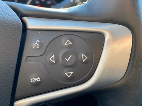 Used 2024 GMC Terrain SLT image 14