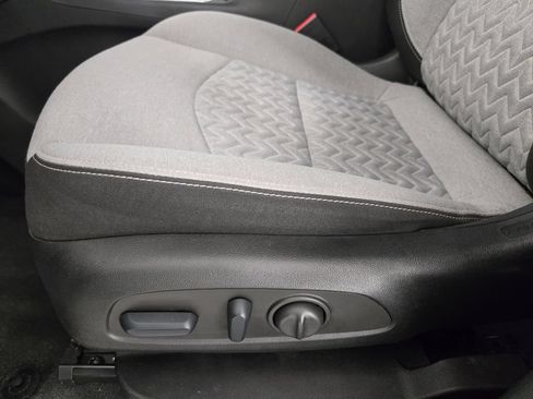 Used 2022 Chevrolet Equinox LS w/ LS Convenience Package FWD image 25