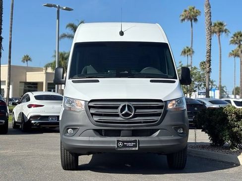 Used 2025 Mercedes-Benz Sprinter 2500 image 10