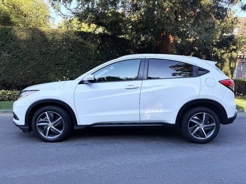 Used 2021 Honda HR-V EX image 4