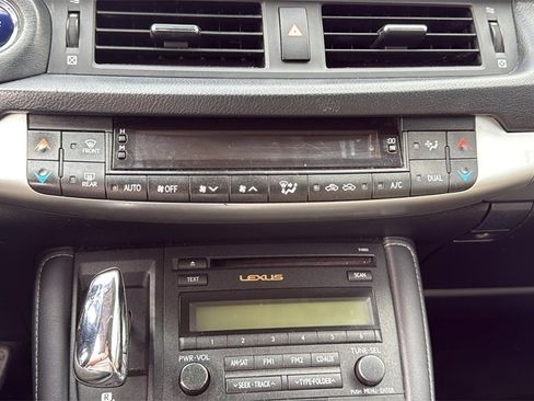 Used 2012 Lexus CT 200h Premium image 9