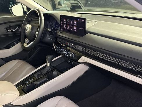 Used 2024 Honda Accord Touring image 11