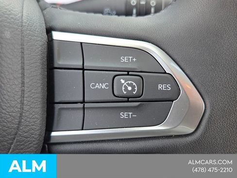 Used 2025 Jeep Compass Latitude AWD/4WD image 24