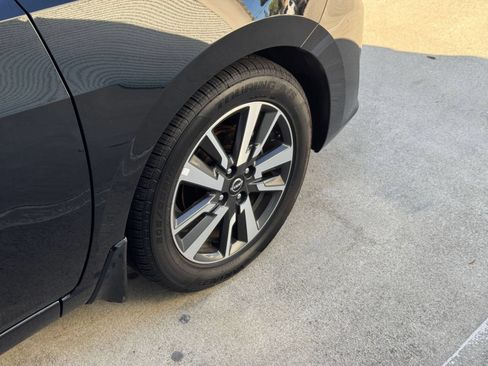 Used 2025 Nissan Versa SV w/ Trunk Package FWD image 24