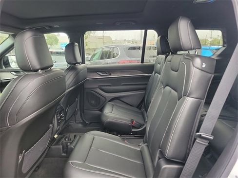 New 2025 Jeep Grand Cherokee L Limited image 12