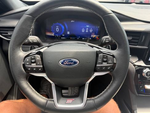 Used 2022 Ford Explorer ST w/ Equipment Group 401A AWD/4WD image 18