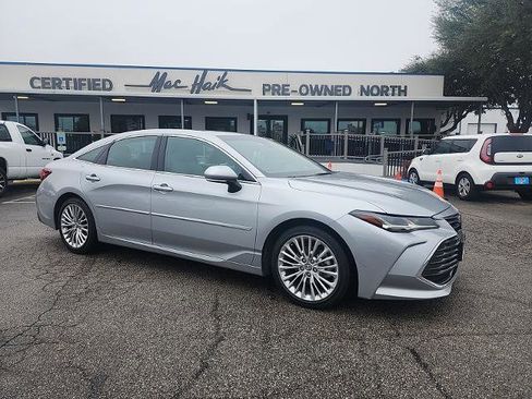 Used 2020 Toyota Avalon Limited image 1