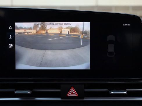 Used 2023 Hyundai Elantra Limited image 41