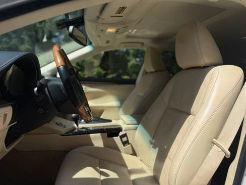 Used 2013 Lexus ES 300h w/ Luxury Pkg FWD image 10