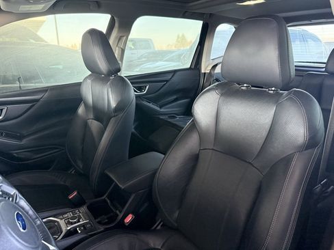 Used 2019 Subaru Forester Touring image 3