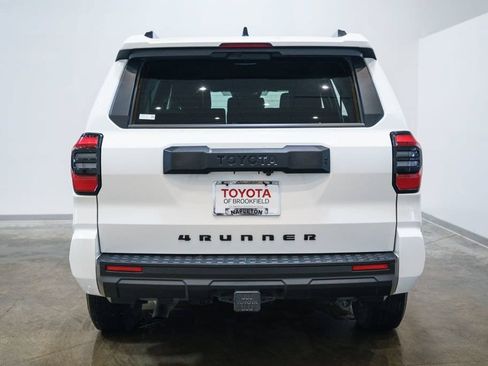 Used 2025 Toyota 4Runner SR5 AWD/4WD image 8