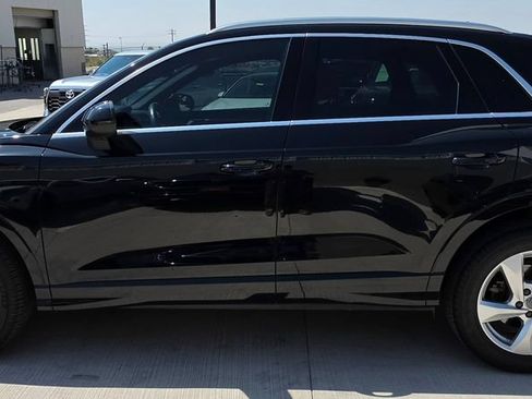 Used 2019 Audi Q3 2.0T Premium w/ Convenience Package AWD/4WD image 6
