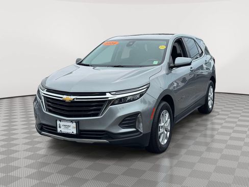 Used 2024 Chevrolet Equinox LT FWD image 3