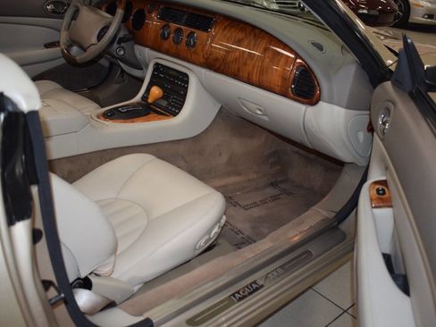 Used 1998 Jaguar XK8 Convertible image 16