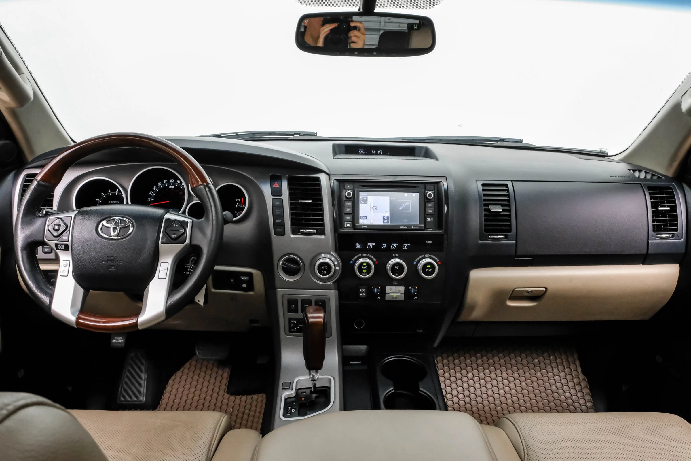 Used 2017 Toyota Sequoia Platinum AWD/4WD image 14