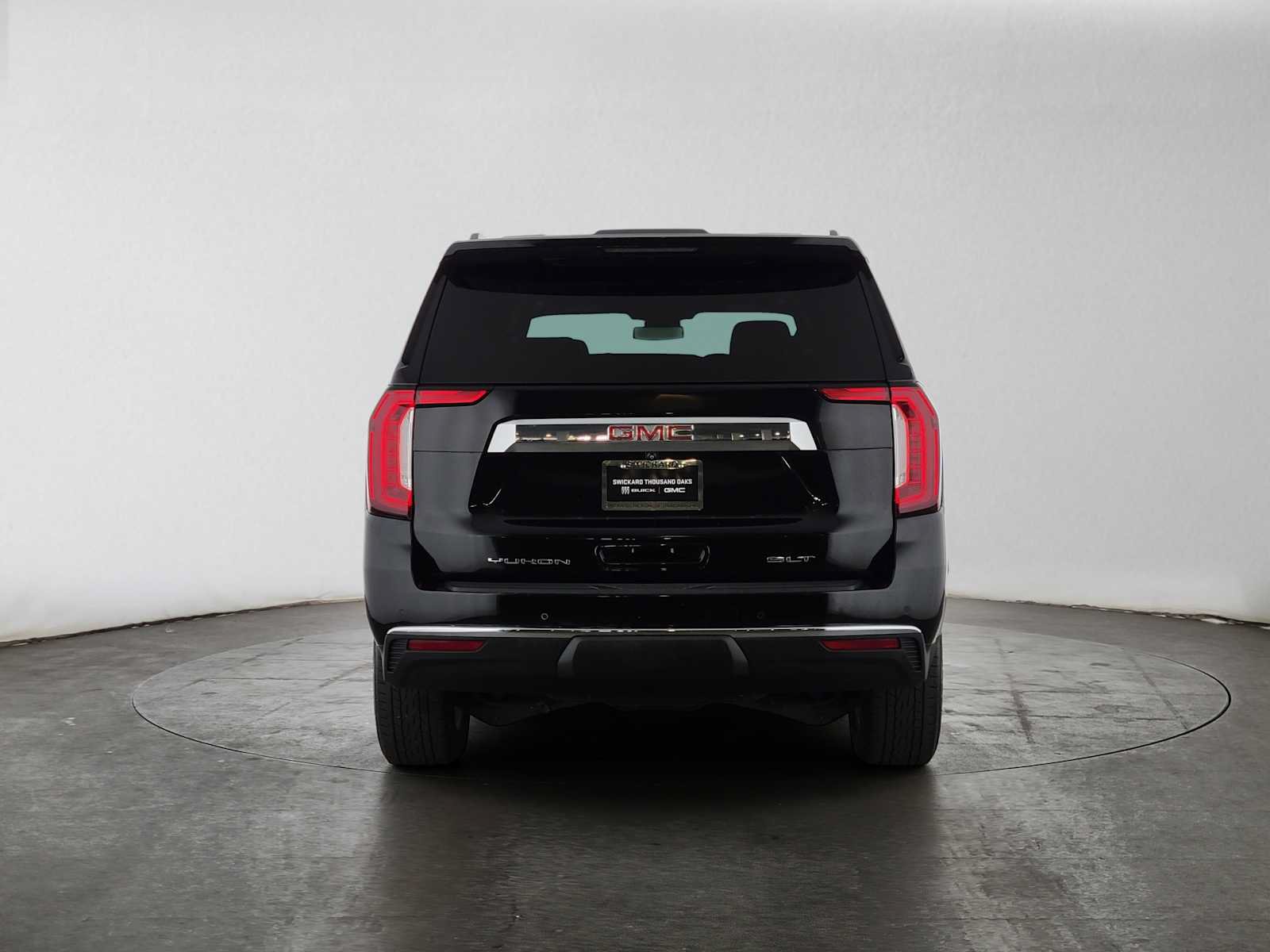 Used 2023 GMC Yukon XL SLT RWD image 4