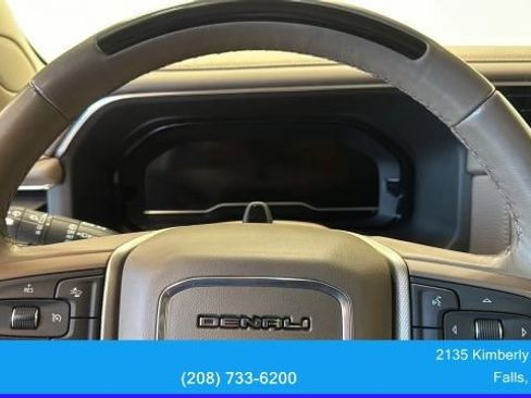 Used 2023 GMC Yukon Denali w/ Advanced Technology Package AWD/4WD image 19