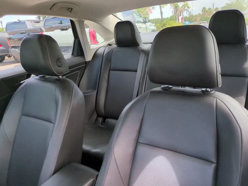 Used 2019 Volkswagen Jetta SE FWD image 8