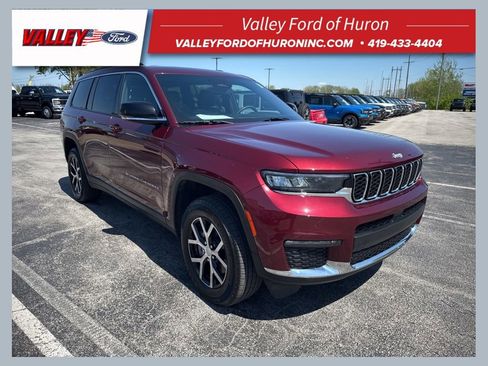 Used 2024 Jeep Grand Cherokee L Limited AWD/4WD image 1