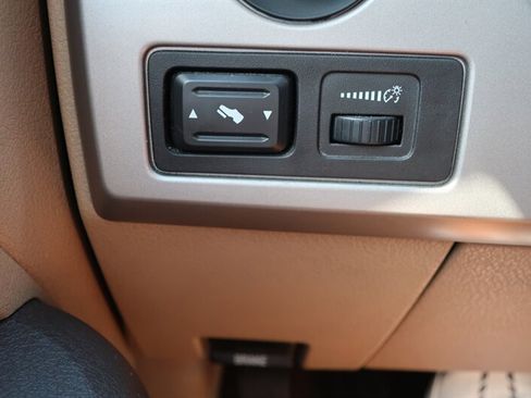 Used 2010 Ford F150 Lariat image 18