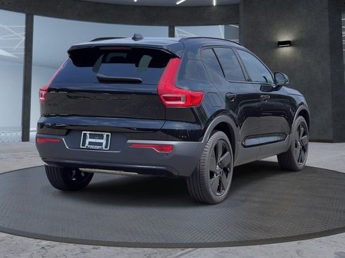 Used 2026 Volvo XC40 B5 Ultra w/ Protection Package Premier AWD/4WD image 4