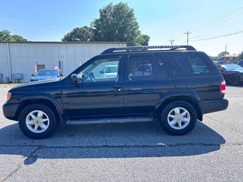 Used 2002 Nissan Pathfinder SE RWD image 4