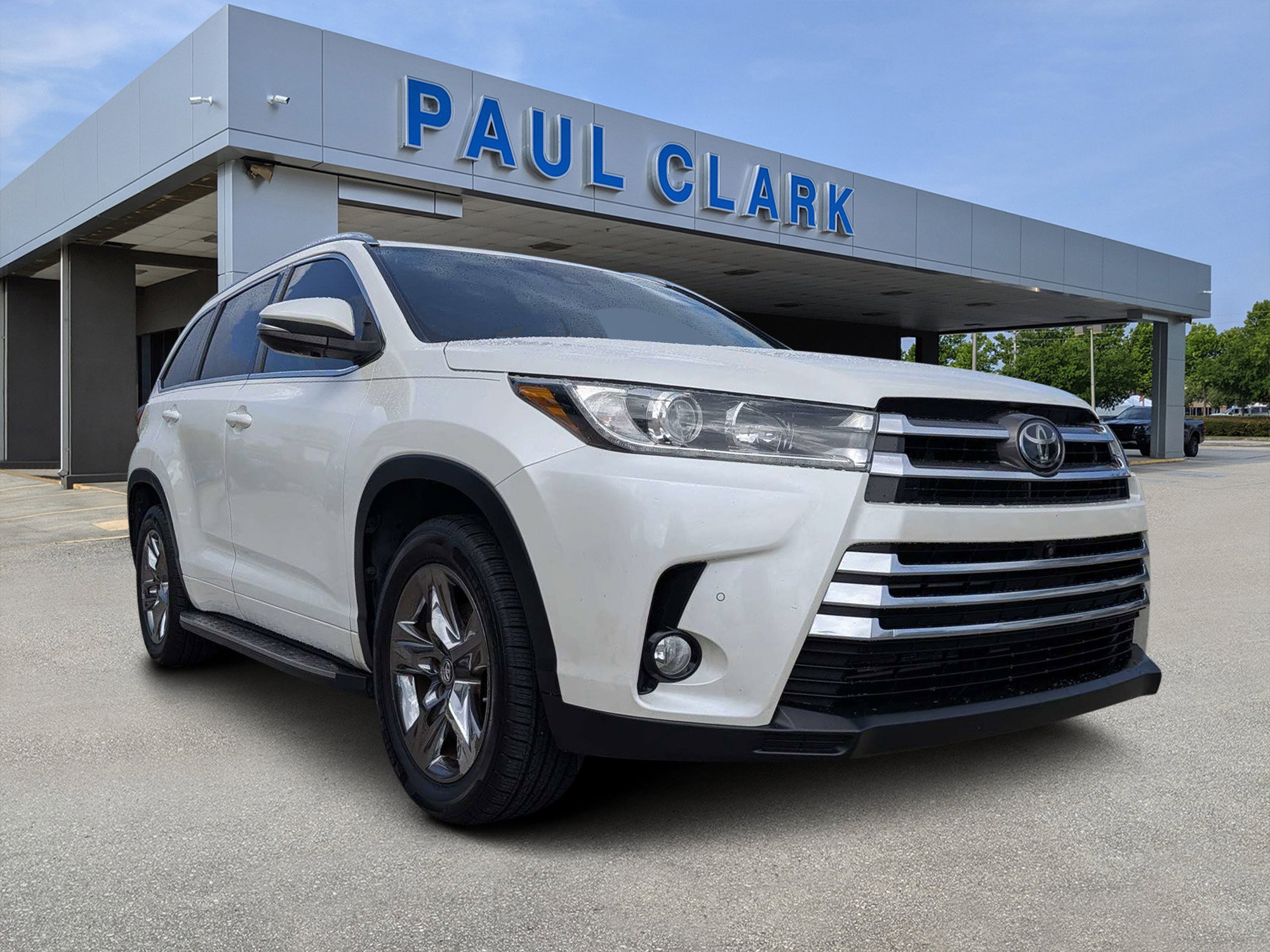 Used 2018 Toyota Highlander Limited Platinum FWD image 1